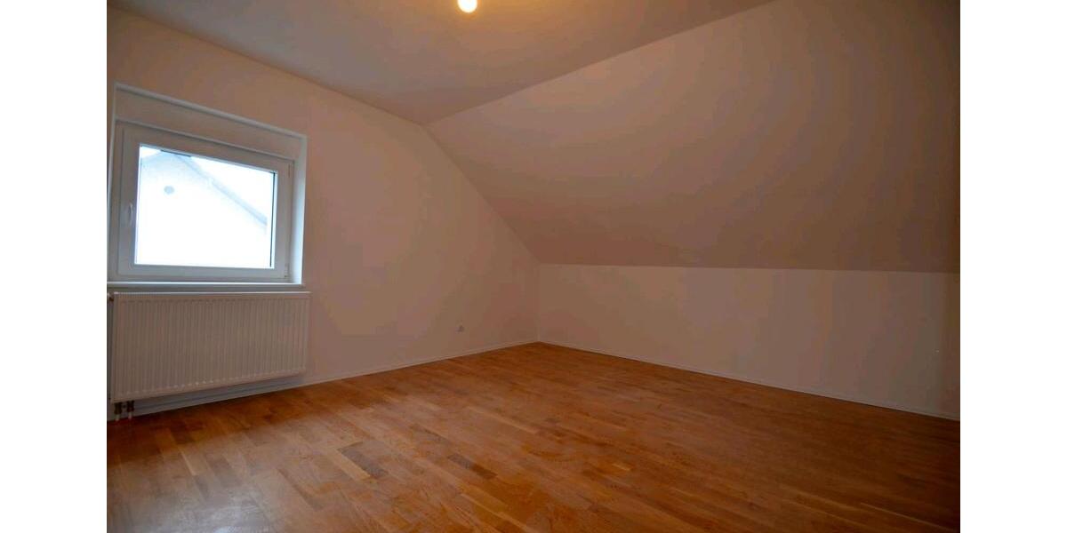 Einfamilienhaus Überherrn - 8 Zimmer, 165 m&sup2;, 390.000&euro; | Angebot:25148585