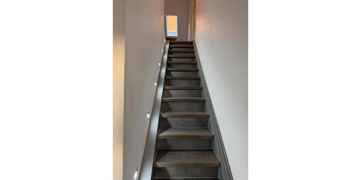 Dachgeschoßwohnung Bexbach - 4 Zimmer, 120 m&sup2;, 800&euro; | Angebot:25408160