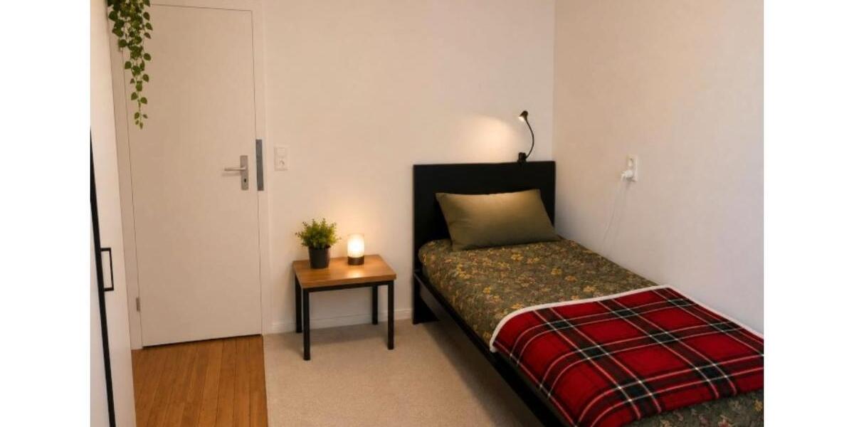 Etagenwohnung Saarbrücken Neue Bremm - 1 Zimmer, 30 m&sup2;, 295&euro; | Angebot:26461688