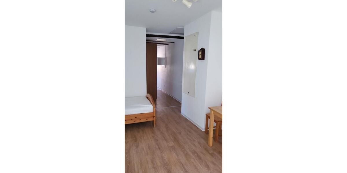 Dachgeschoßwohnung Sankt Ingbert - 1 Zimmer, 27 m&sup2;, 320&euro; | Angebot:26705235