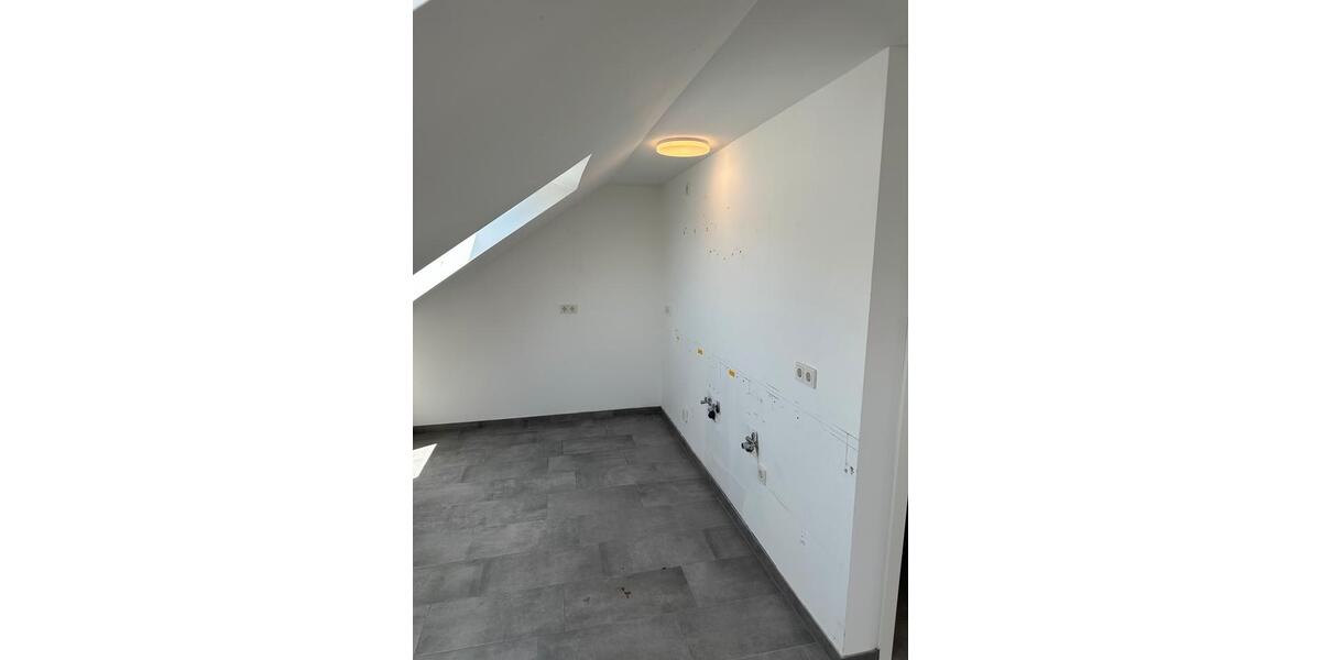 Dachgeschoßwohnung Saarlouis - 1 Zimmer, 50 m&sup2;, 600&euro; | Angebot:25592289