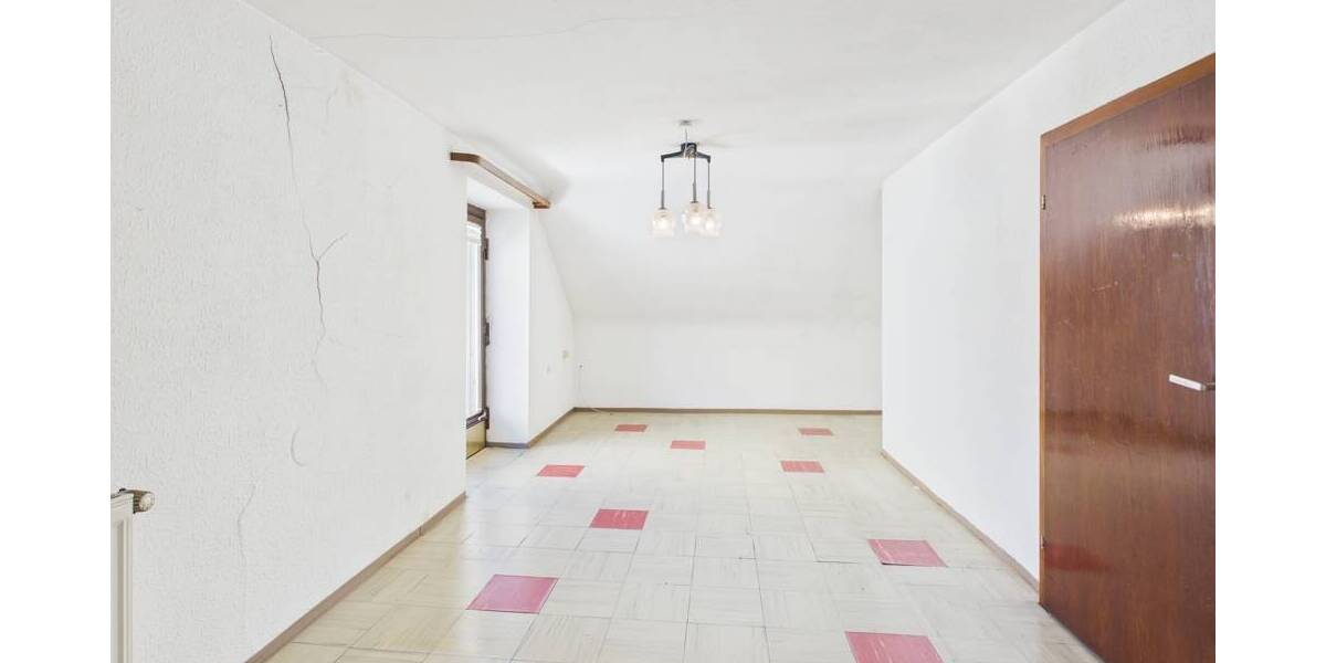 Einfamilienhaus Püttlingen - 7 Zimmer, 113 m&sup2;, 115.000&euro; | Angebot:26685705