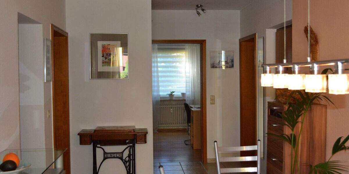 Etagenwohnung Saarbrücken Eschberg - 3 Zimmer, 89 m&sup2;, 199.000&euro; | Angebot:26723917