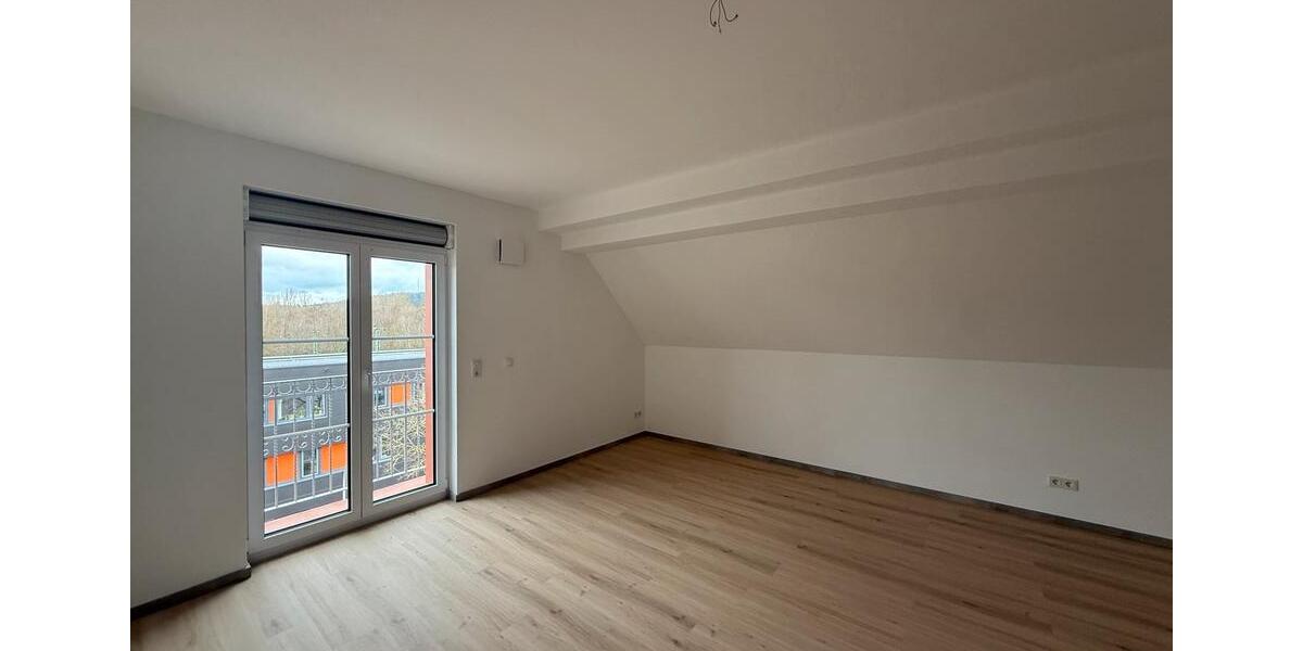 Etagenwohnung Saarbrücken Brebach-Fechingen - 2 Zimmer, 85 m&sup2;, 1.200&euro; | Angebot:25853637