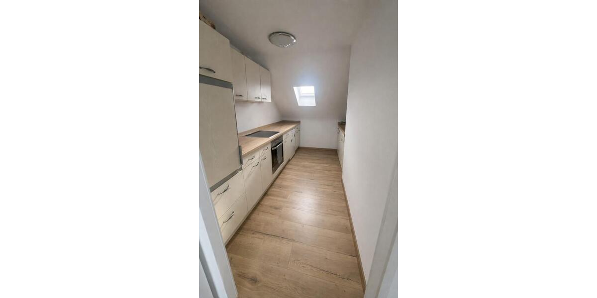 Dachgeschoßwohnung Saarbrücken Malstatt - 2 Zimmer, 63 m&sup2;, 650&euro; | Angebot:25933881