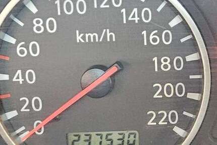 Nissan X-Trail 237.530 km 3.500 &euro; Burbach (Saarbrücken) 66115