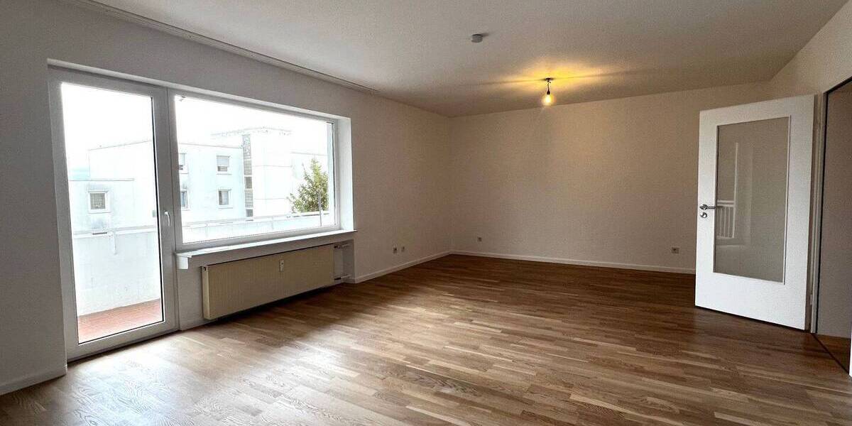 Etagenwohnung Saarbrücken St Johann - 2 Zimmer, 75 m&sup2;, 700&euro; | Angebot:25959145