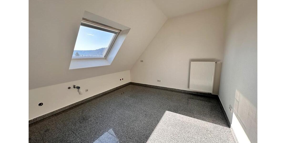 Dachgeschoßwohnung Dillingen (Saar) - 2 Zimmer, 20 m&sup2;, 390&euro; | Angebot:25539832