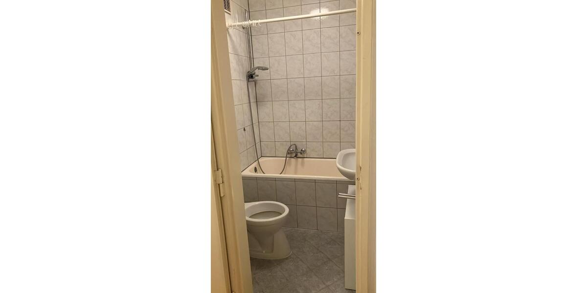 Etagenwohnung Saarbrücken Eschberg - 1 Zimmer, 33 m&sup2;, 350&euro; | Angebot:25931485