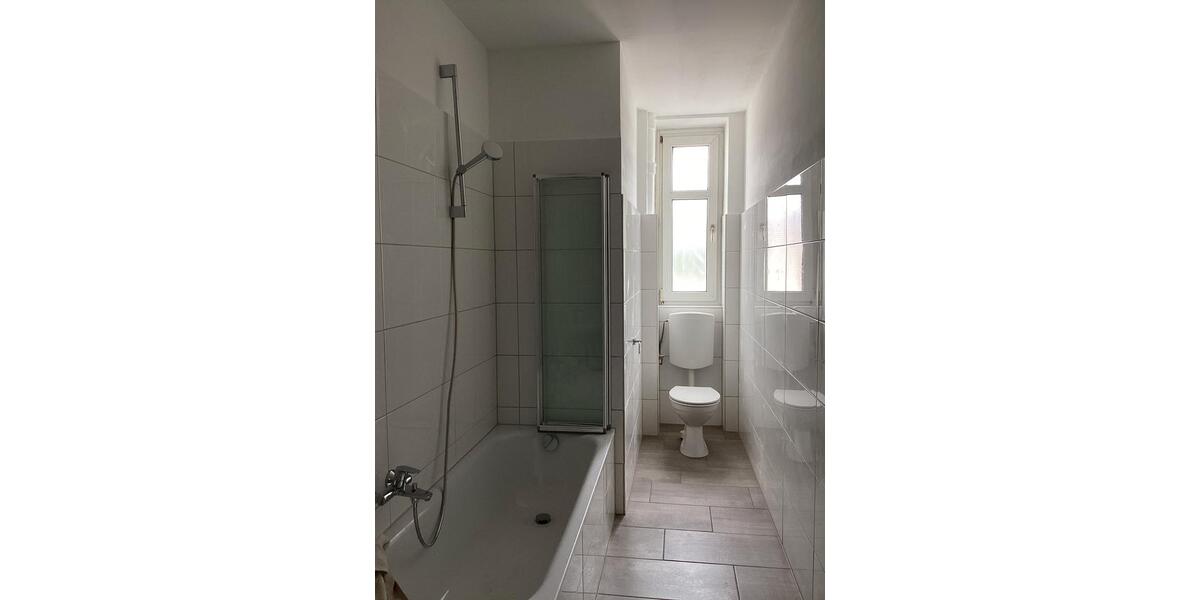 Etagenwohnung Saarbrücken Eschberg - 3 Zimmer, 100 m&sup2;, 895&euro; | Angebot:25874102