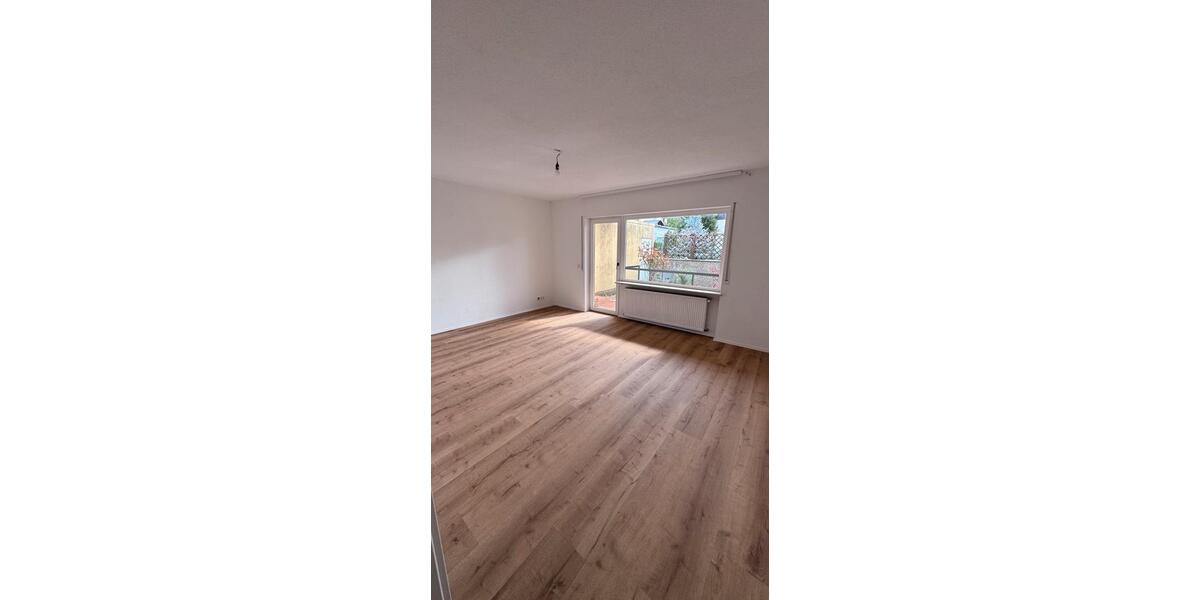 Erdgeschoßwohnung Völklingen - 2 Zimmer, 60 m&sup2;, 650&euro; | Angebot:25944442