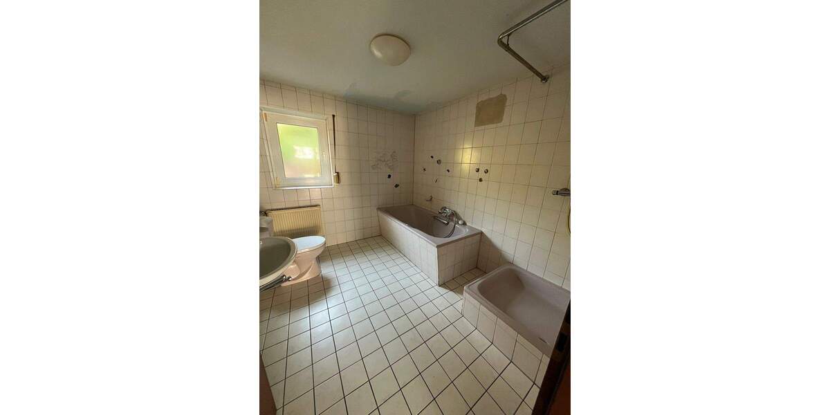 Einfamilienhaus Spiesen-Elversberg Elversberg - 7 Zimmer, 150 m&sup2;, 140.000&euro; | Angebot:25877225