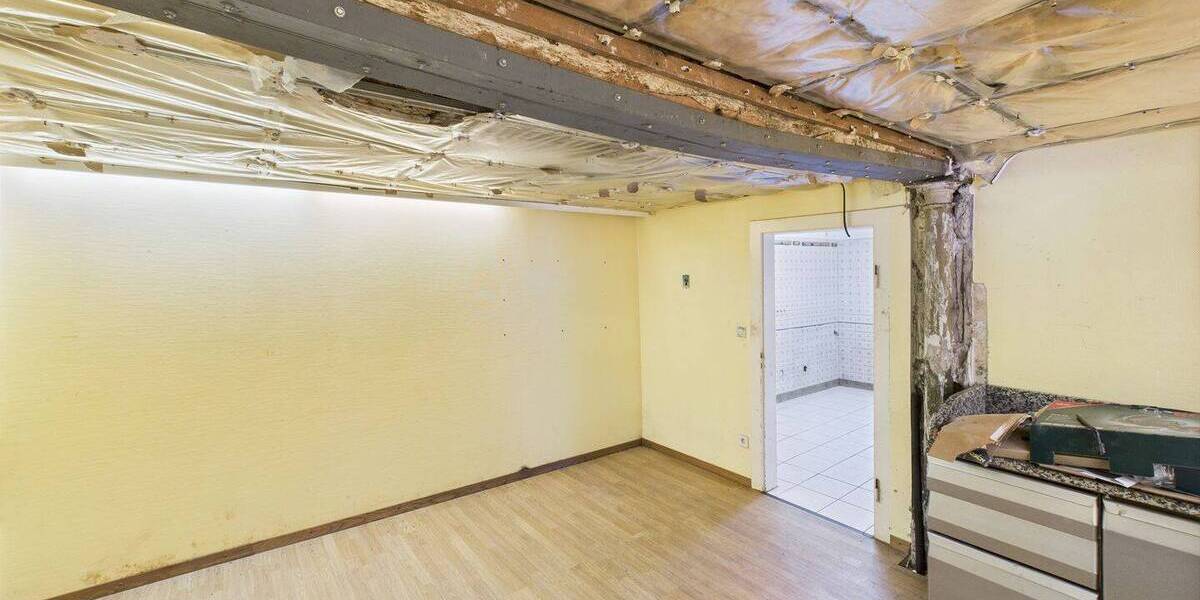 Einfamilienhaus Saarbrücken Klarenthal - 1 Zimmer, 278 m&sup2;, 170.000&euro; | Angebot:25687197