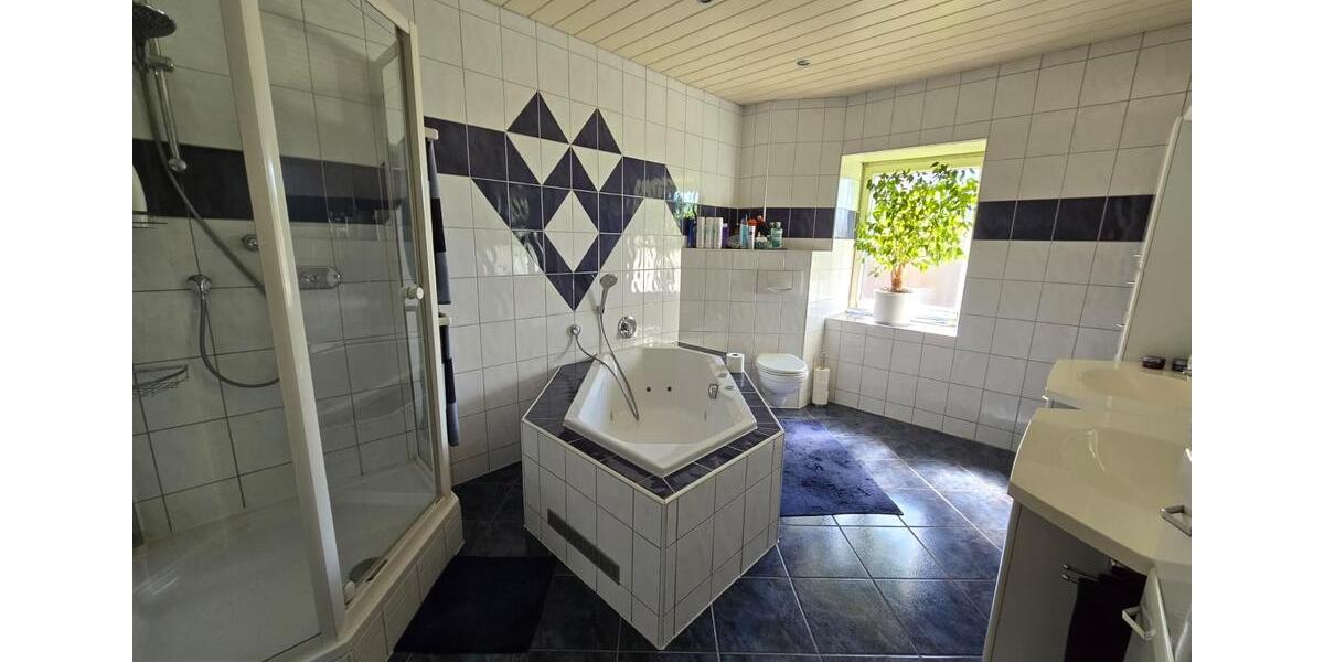 Etagenwohnung Tholey - 5 Zimmer, 200 m&sup2;, 1.350&euro; | Angebot:26521289