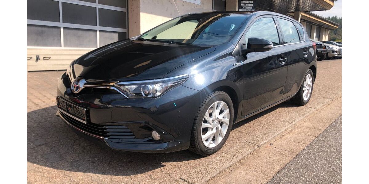 Toyota Auris 109.512 km 11.990 &euro; Wadgassen 66787