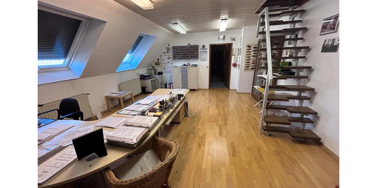 Einfamilienhaus Schwalbach - 12 Zimmer, 390 m&sup2;, 630.000&euro; | Angebot:17049941