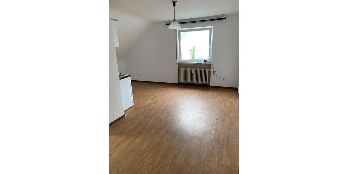 Dachgeschoßwohnung Saarbrücken Dudweiler - 1 Zimmer, 25 m&sup2;, 340&euro; | Angebot:24550102