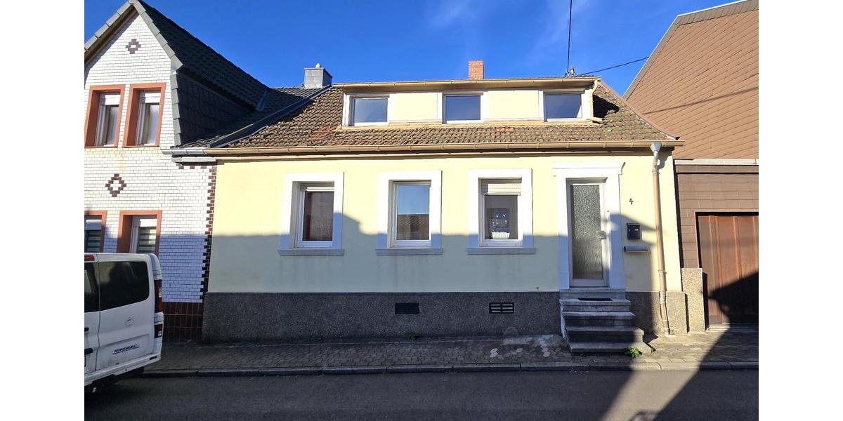 Reihenhaus Saarbrücken Dudweiler - 5 Zimmer, 110 m&sup2;, 100.000&euro; | Angebot:25232701