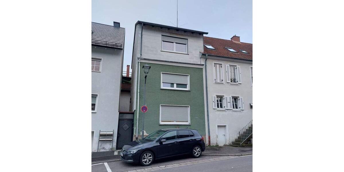 Mehrfamilienhaus, Wohnhaus Sankt Ingbert St. Ingbert - 6 Zimmer, 145 m&sup2;, 129.000&euro; | Angebot:25683921