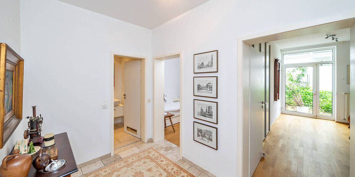 Einfamilienhaus Saarbrücken St Johann - 8 Zimmer, 300 m&sup2;, 1.150.000&euro; | Angebot:25695181