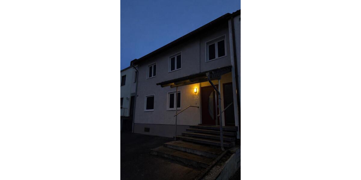 Etagenwohnung Sankt Ingbert - 3 Zimmer, 70 m&sup2;, 700&euro; | Angebot:25722975