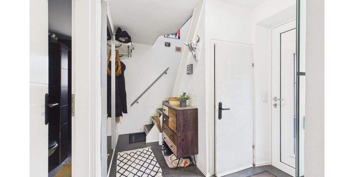 Doppelhaushälfte Schiffweiler - 5 Zimmer, 111 m&sup2;, 160.000&euro; | Angebot:25835461