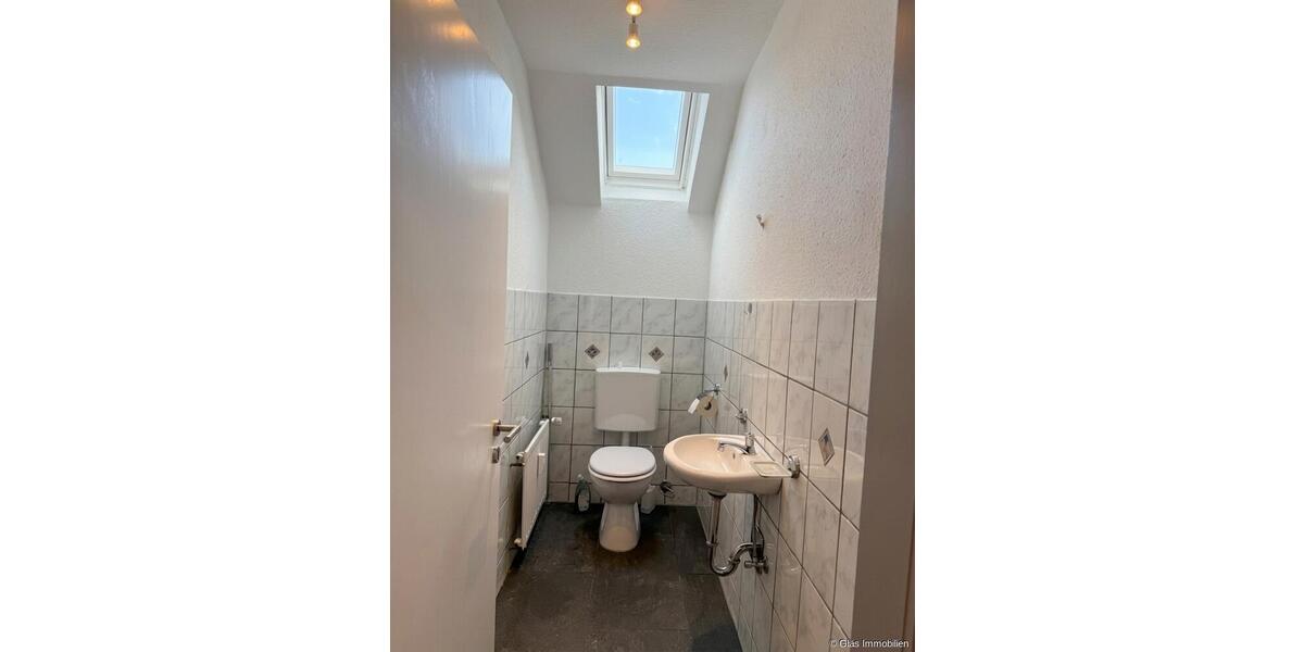 Dachgeschoßwohnung Ottweiler - 5 Zimmer, 97 m&sup2;, 750&euro; | Angebot:25892650