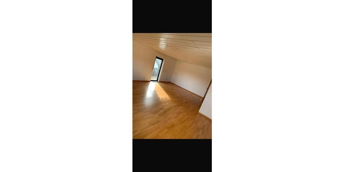 Etagenwohnung Saarwellingen - 4 Zimmer, 120 m&sup2;, 850&euro; | Angebot:25370248