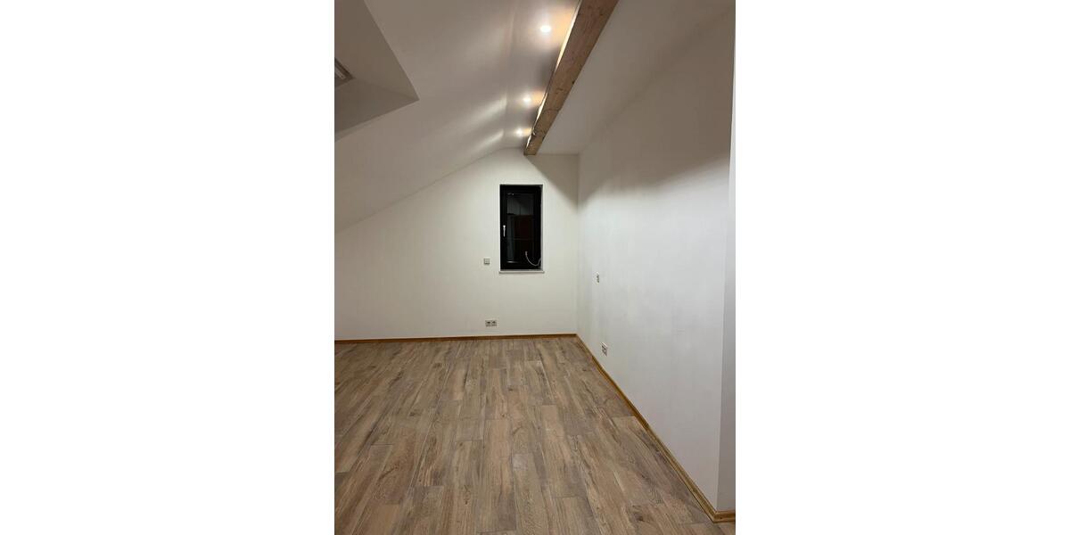 Etagenwohnung Kirkel - 4 Zimmer, 149 m&sup2;, 1.200&euro; | Angebot:24745393