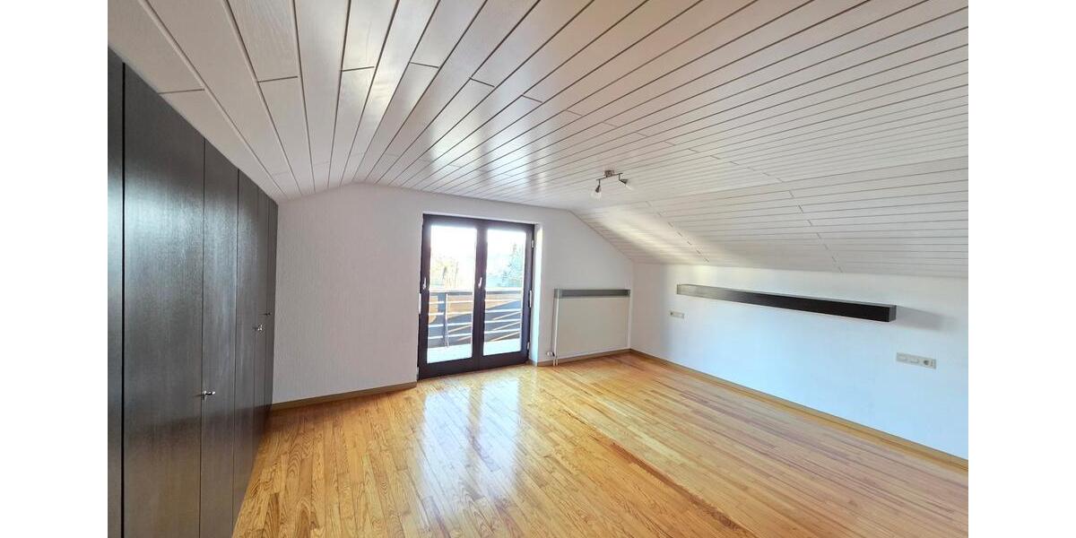 Maisonettenwohnung Lebach - 6 Zimmer, 205 m&sup2;, 1.320&euro; | Angebot:25268842