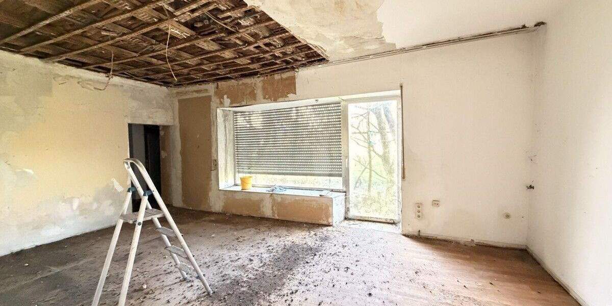 Mehrfamilienhaus, Wohnhaus Neunkirchen/Saar Hangard - 6 Zimmer, 120 m&sup2;, 59.000&euro; | Angebot:25736185