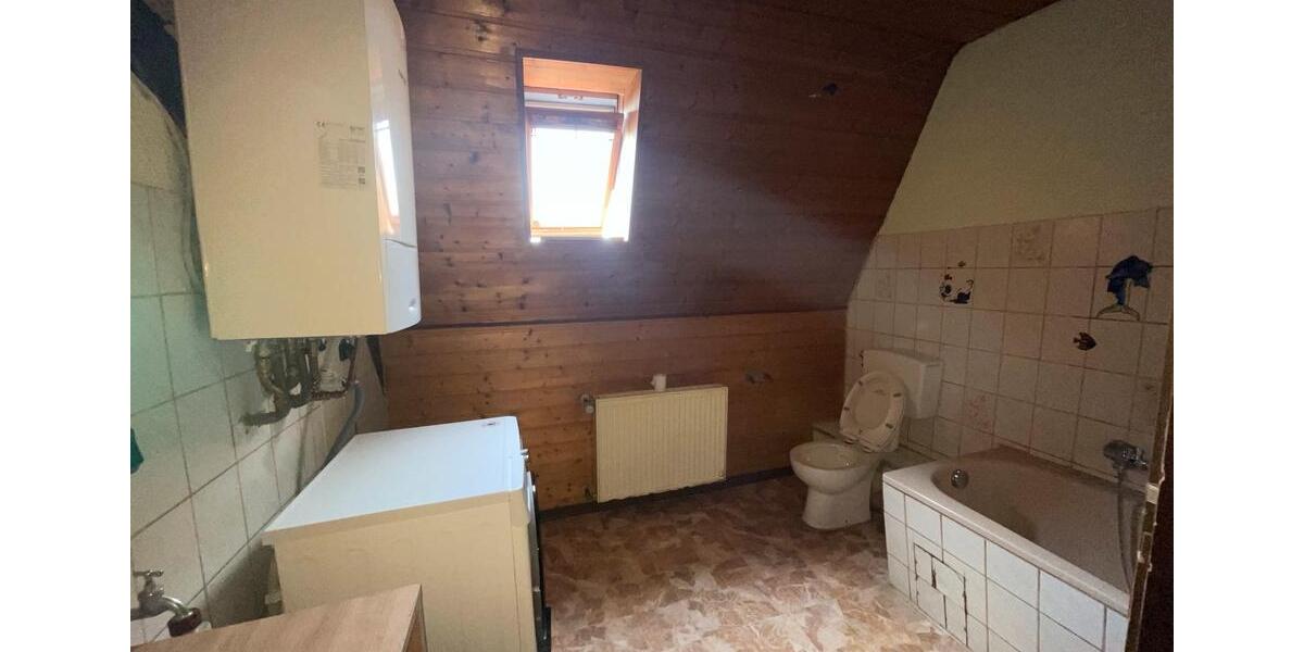 Dachgeschoßwohnung Zweibrücken - 5 Zimmer, 150 m&sup2;, 900&euro; | Angebot:26567141