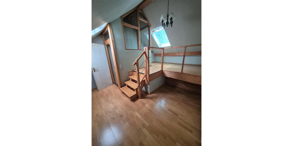 Etagenwohnung Homburg - 4 Zimmer, 85 m&sup2;, 750&euro; | Angebot:25936877