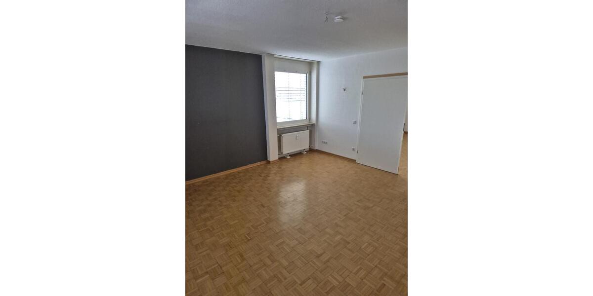 Dachgeschoßwohnung Püttlingen - 4 Zimmer, 107 m&sup2;, 650&euro; | Angebot:25959713