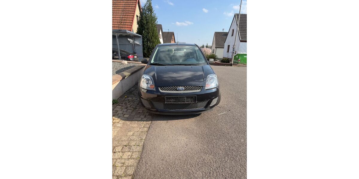 Ford Fiesta 178.800 km 2.150 &euro; Völklingen 66333