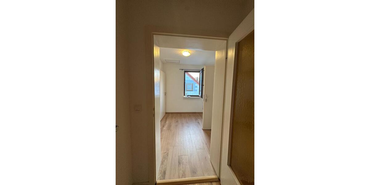 Dachgeschoßwohnung Saarbrücken West - 3 Zimmer, 68 m&sup2;, 550&euro; | Angebot:24995929