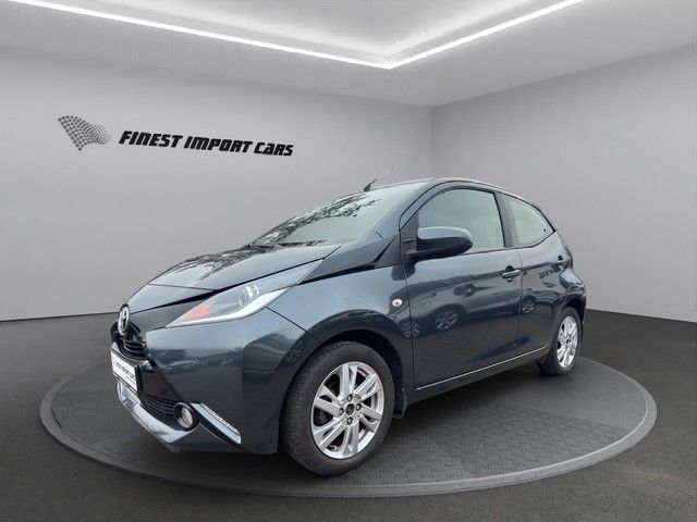 Toyota Aygo (X) 99.092 km 7.600 &euro; Völklingen 66333