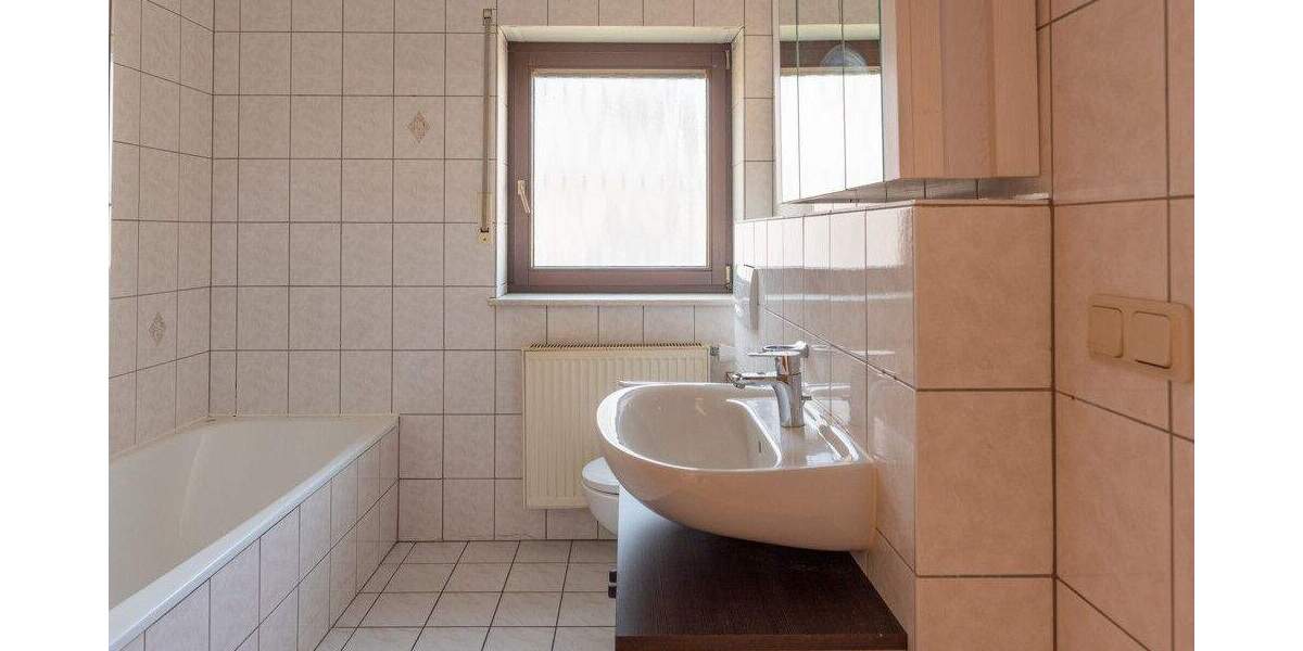 Etagenwohnung Völklingen Stadtmitte - 2 Zimmer, 66 m&sup2;, 115.000&euro; | Angebot:25899687