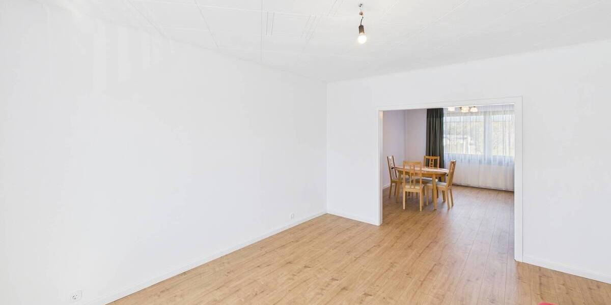 Einfamilienhaus Saarlouis Neuforweiler - 9 Zimmer, 217 m&sup2;, 339.000&euro; | Angebot:25735478