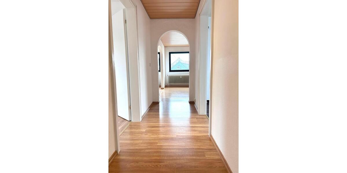 Dachgeschoßwohnung Saarbrücken Dudweiler - 3 Zimmer, 65 m&sup2;, 700&euro; | Angebot:25936035