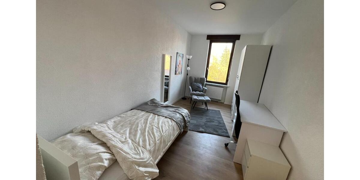Etagenwohnung Saarbrücken - 4 Zimmer, 85 m&sup2;, 400&euro; | Angebot:25095294
