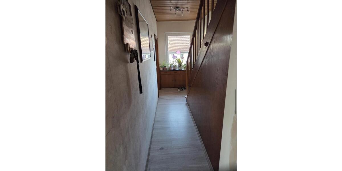 Etagenwohnung Neunkirchen - 5 Zimmer, 140 m&sup2;, 900&euro; | Angebot:25378146