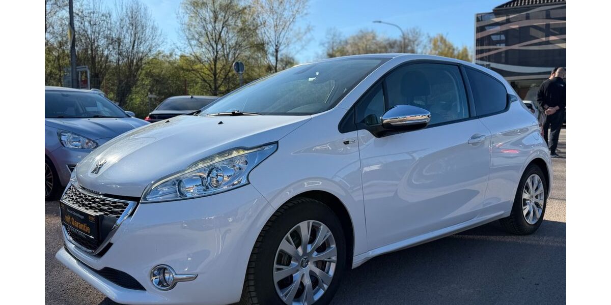 Peugeot 208 114.000 km 5.999 &euro; Saarlouis 66740