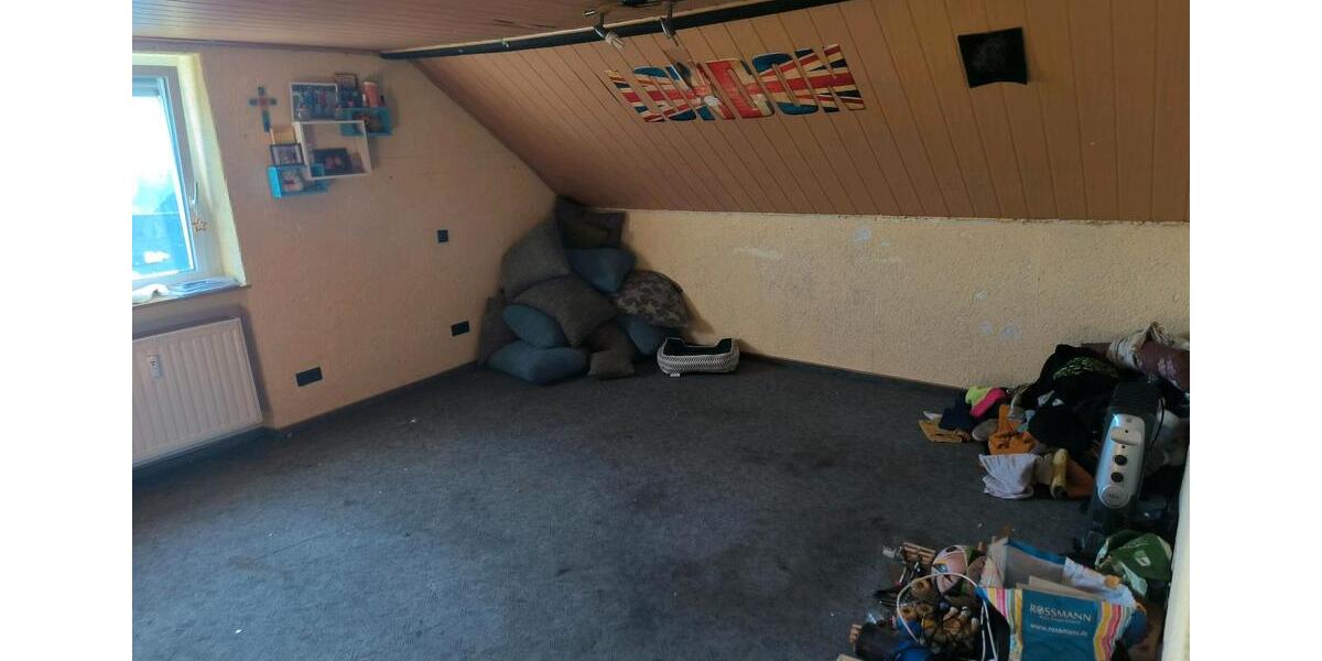 Dachgeschoßwohnung Quierschied - 2 Zimmer, 55 m&sup2;, 500&euro; | Angebot:25307880