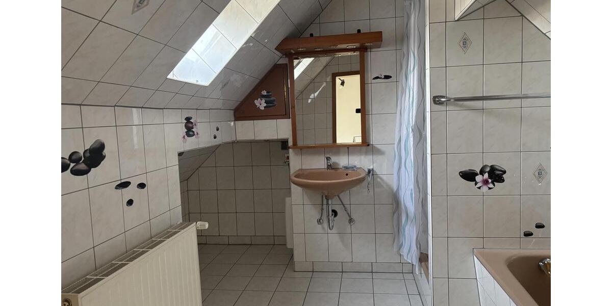 Etagenwohnung Schiffweiler - 3 Zimmer, 86 m&sup2;, 602&euro; | Angebot:25710579