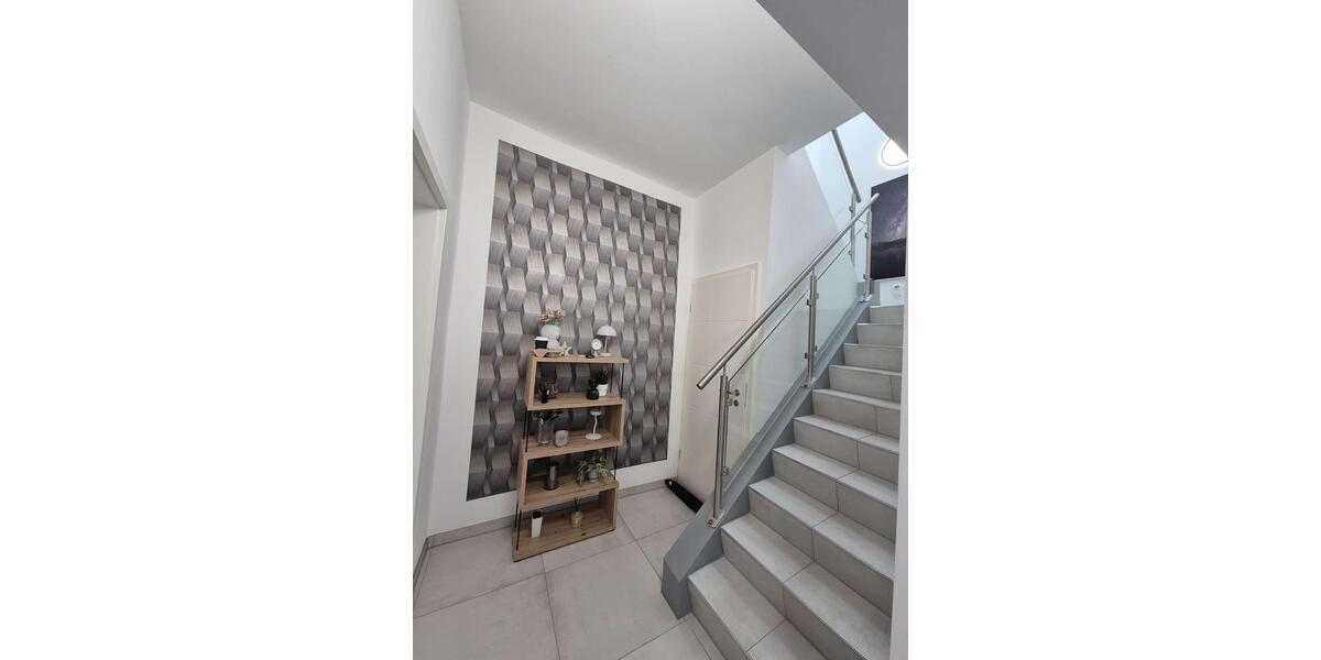 Dachgeschoßwohnung Homburg - 5 Zimmer, 125 m&sup2;, 1.250&euro; | Angebot:26690512