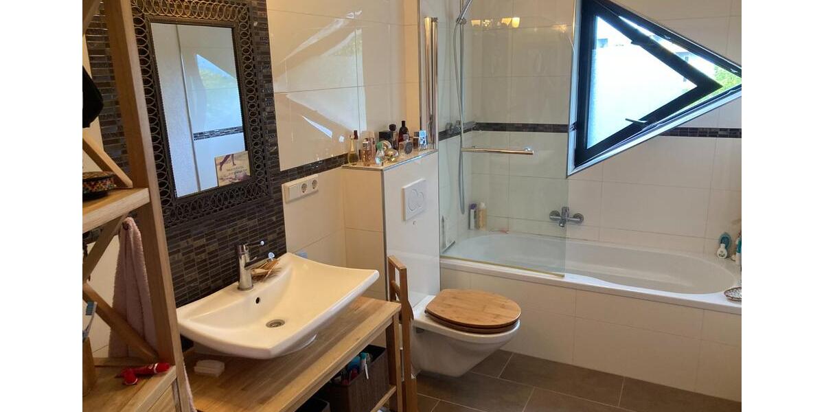 Dachgeschoßwohnung Saarlouis - 6 Zimmer, 116 m&sup2;, 240.000&euro; | Angebot:24941021