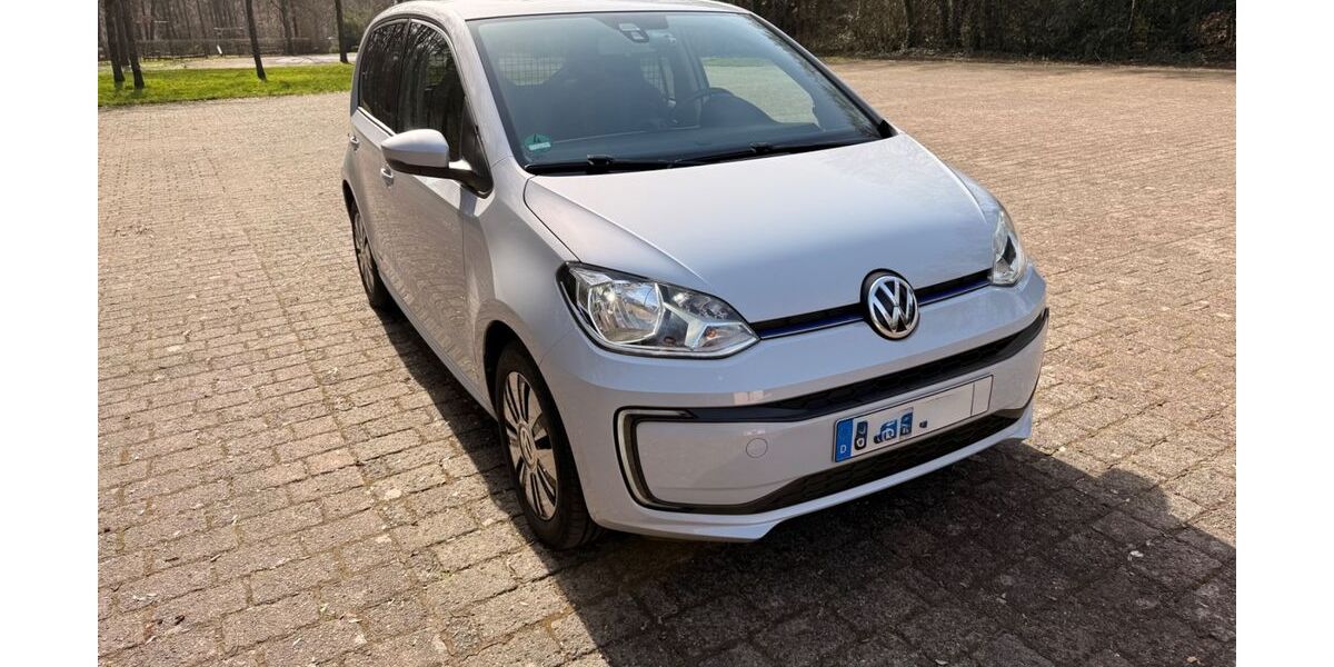 VW e-up! 46.684 km 8.799 &euro; Nalbach 66809