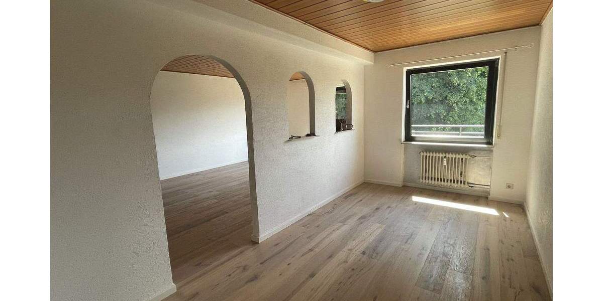 Etagenwohnung Saarbrücken Schafbrücke - 4 Zimmer, 95 m&sup2;, 263.000&euro; | Angebot:25905876
