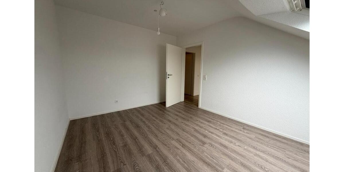 Dachgeschoßwohnung Heusweiler - 4 Zimmer, 78 m&sup2;, 640&euro; | Angebot:26558304